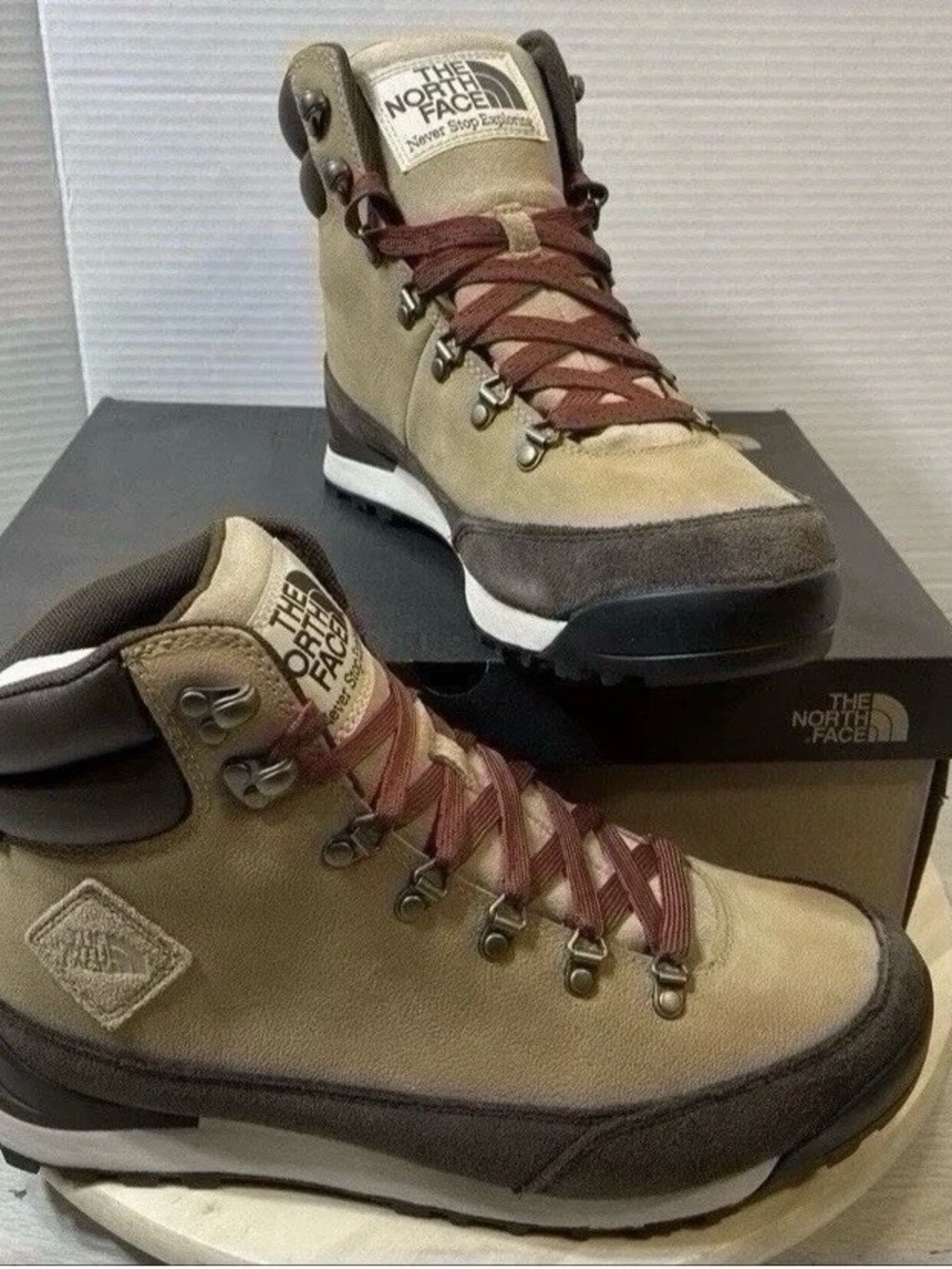 The North Face Back To Berkeley IV WP Rain Hiking Winter Boots Men’s 12 Brown